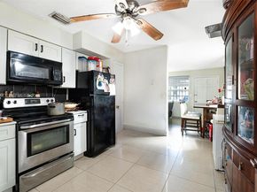 1519 NW 40th St, Miami FL 33142