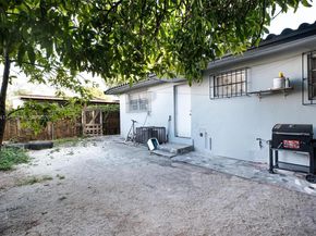 1519 NW 40th St, Miami FL 33142