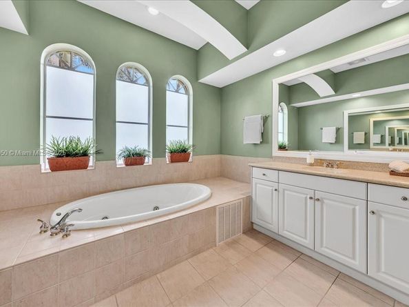12580 NW 76th St, Parkland FL 33076