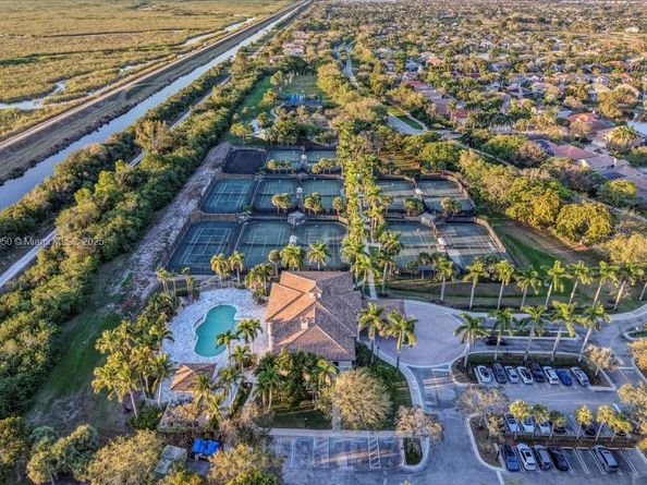 12580 NW 76th St, Parkland FL 33076