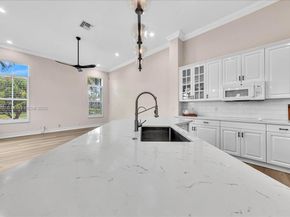 12580 NW 76th St, Parkland FL 33076