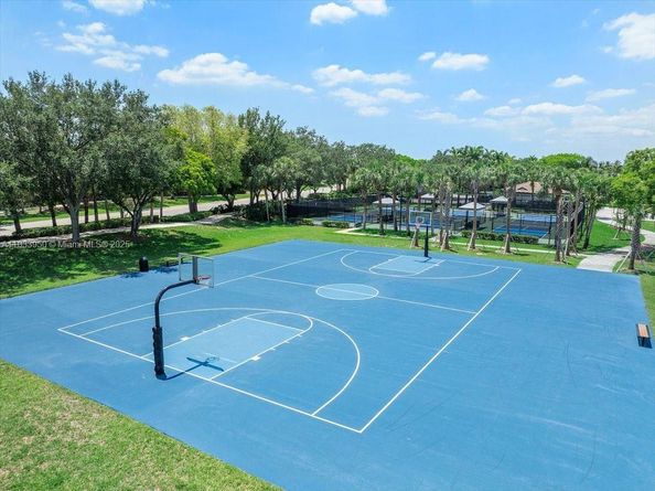 12580 NW 76th St, Parkland FL 33076