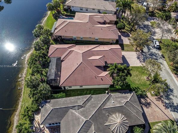 12580 NW 76th St, Parkland FL 33076