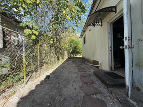 79 NW 143rd St, Miami FL 33168