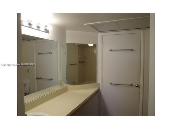 Undisclosed Address #A11746511, Oakland Park FL 33309