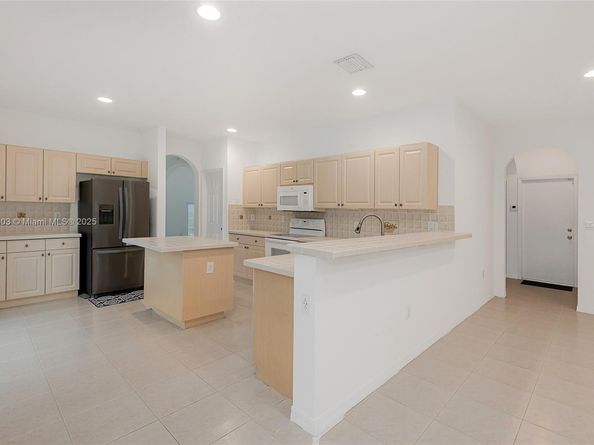 16132 SW 147th Ln, Miami FL 33196