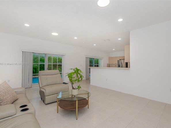 16132 SW 147th Ln, Miami FL 33196