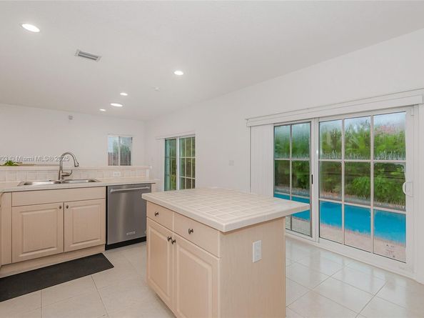 16132 SW 147th Ln, Miami FL 33196