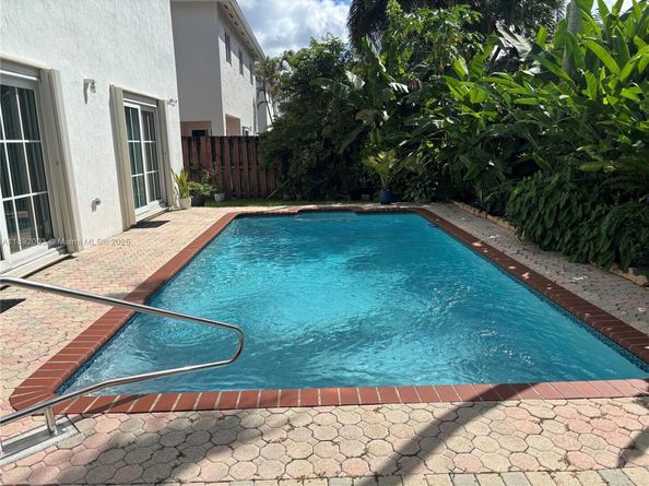 16132 SW 147th Ln, Miami FL 33196