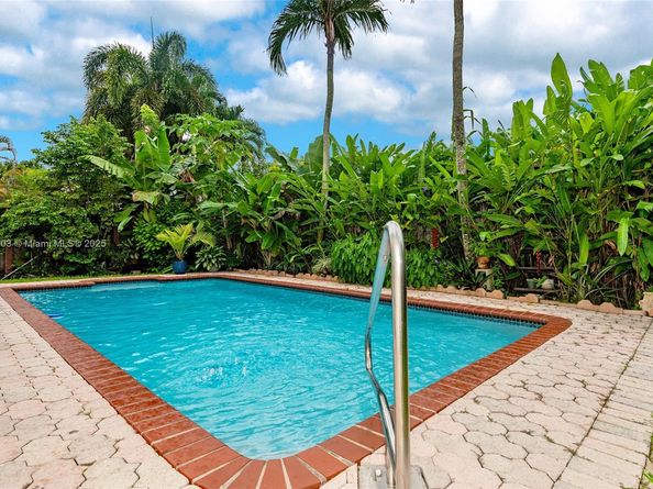 16132 SW 147th Ln, Miami FL 33196