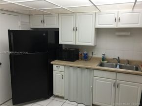 2821 N Miami Beach Blvd 4M, North Miami Beach FL 33160