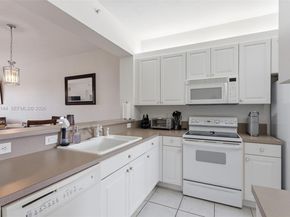 7765 Yardley Dr 313, Tamarac FL 33321