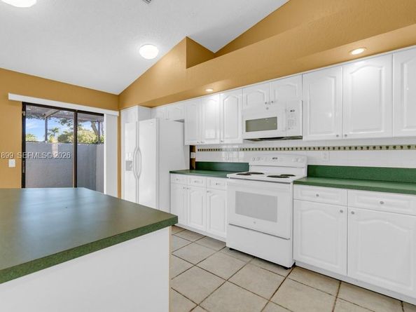 8209 Waterford Ave, Tamarac FL 33321