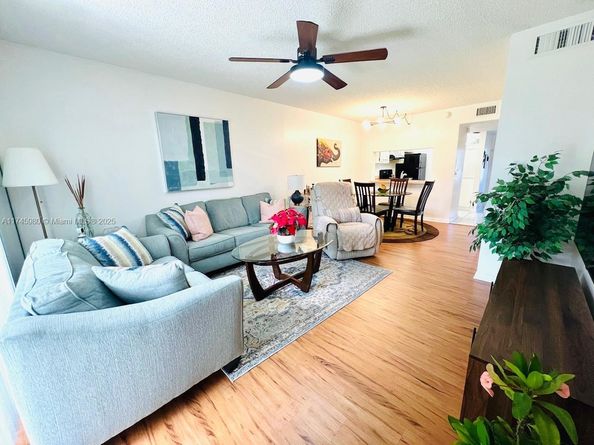 10332 Sunrise Lakes Blvd 103, Sunrise FL 33322