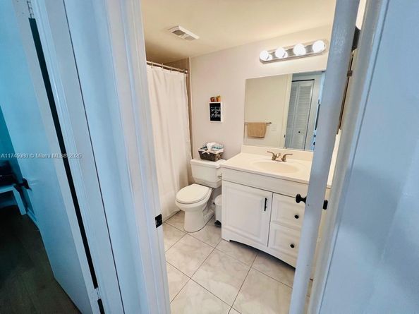 10332 Sunrise Lakes Blvd 103, Sunrise FL 33322