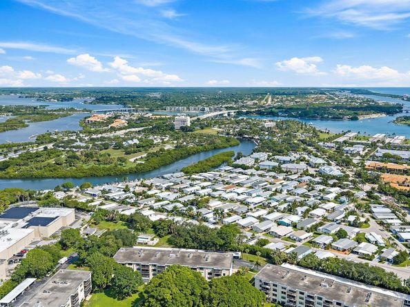 400 N Highway A1 A 33, Jupiter FL 33477