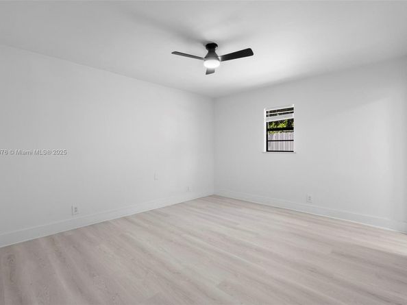 2475 NE 137th St, North Miami Beach FL 33181