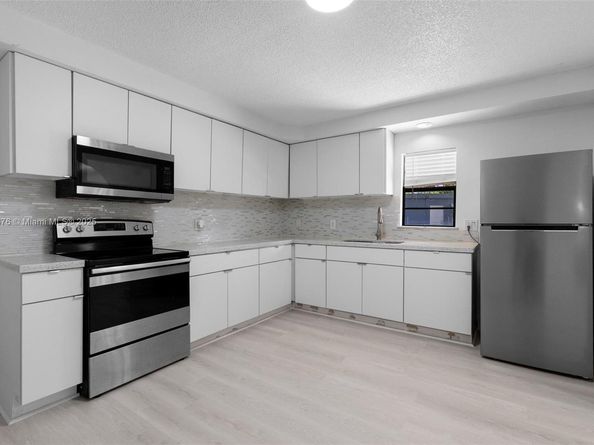 2475 NE 137th St, North Miami Beach FL 33181