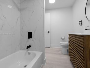 2475 NE 137th St, North Miami Beach FL 33181