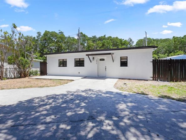 2475 NE 137th St, North Miami Beach FL 33181