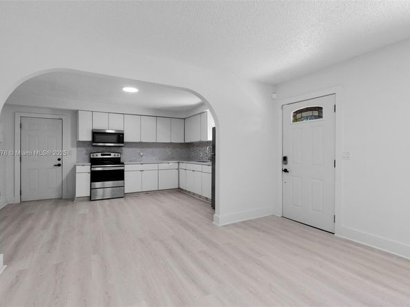 2475 NE 137th St, North Miami Beach FL 33181