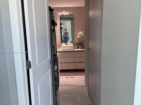 275 NE 18th St 1405, Miami FL 33132
