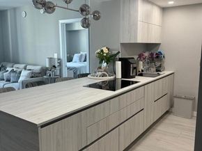 275 NE 18th St 1405, Miami FL 33132