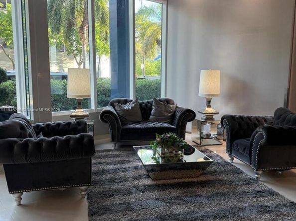 275 NE 18th St 1405, Miami FL 33132