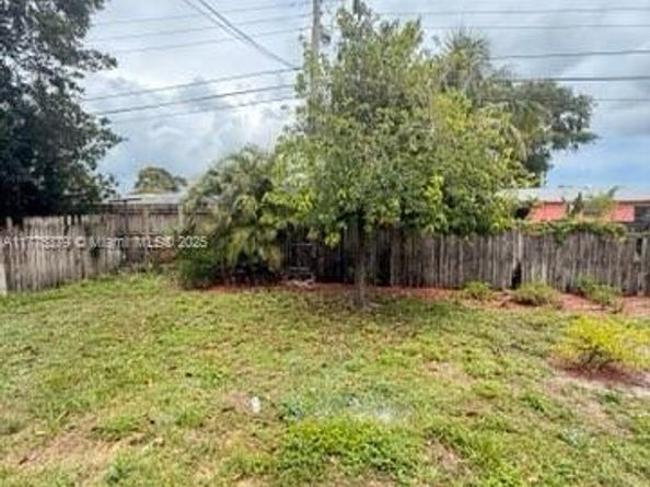 4529 SW 24th St, Fort Lauderdale FL 33317