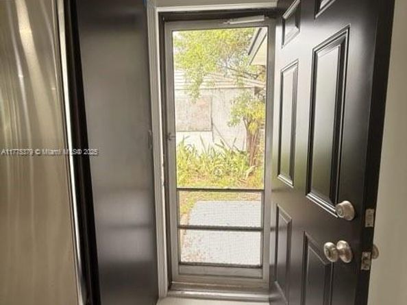 4529 SW 24th St, Fort Lauderdale FL 33317