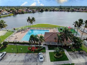 5297 NW 190th Ln, Miami Gardens FL 33055