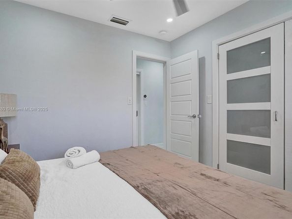 5230 NE 20th Ave, Fort Lauderdale FL 33308