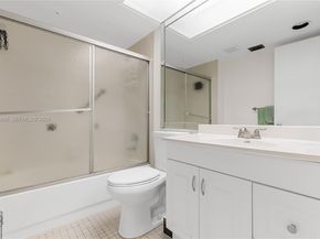 1101 SW 128th Ter 204C, Pembroke Pines FL 33027