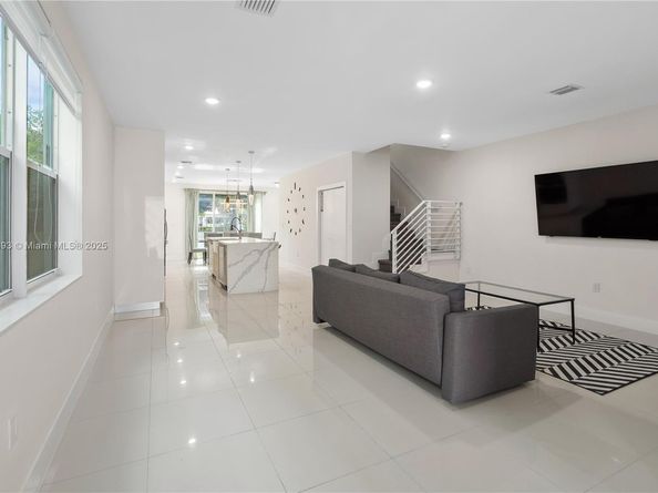 1020 NE 17th Terrace 1020, Fort Lauderdale FL 33304