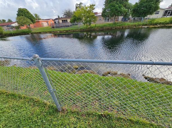 9590 NW 21st Mnr, Sunrise FL 33322