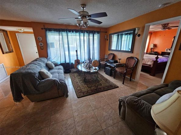 9590 NW 21st Mnr, Sunrise FL 33322