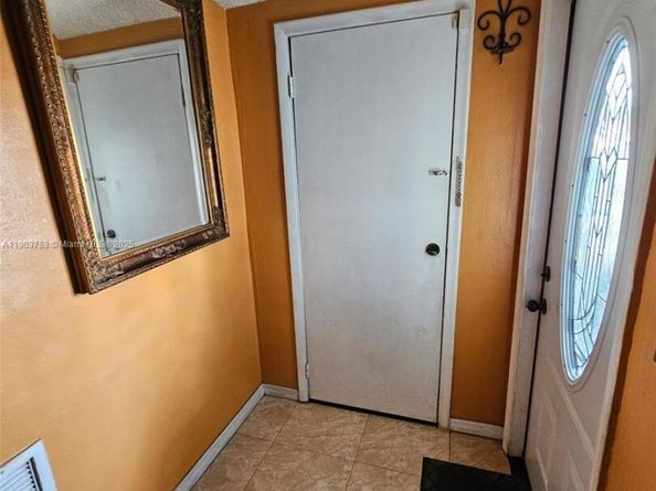 9590 NW 21st Mnr, Sunrise FL 33322