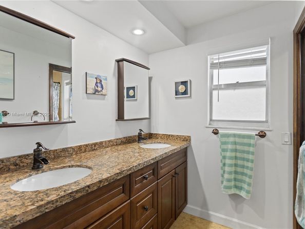 4515 Jackson St, Hollywood FL 33021