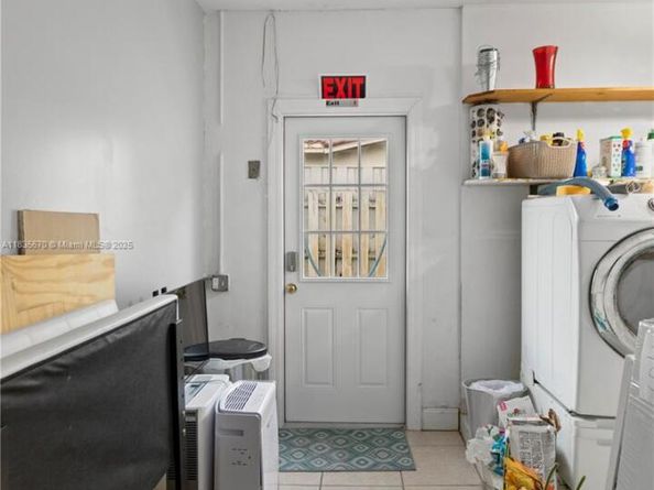 4515 Jackson St, Hollywood FL 33021
