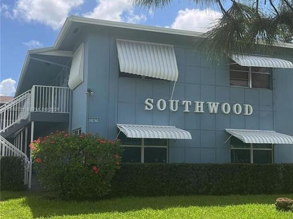 3856 S Cir Dr 6, Hollywood FL 33021