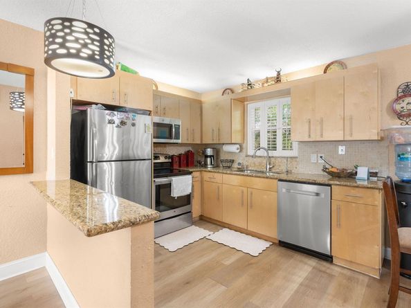 2221 FILLMORE Street 22212223, Hollywood FL 33020