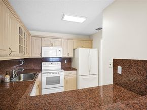12213 SW 24th Ter 19, Miami FL 33175