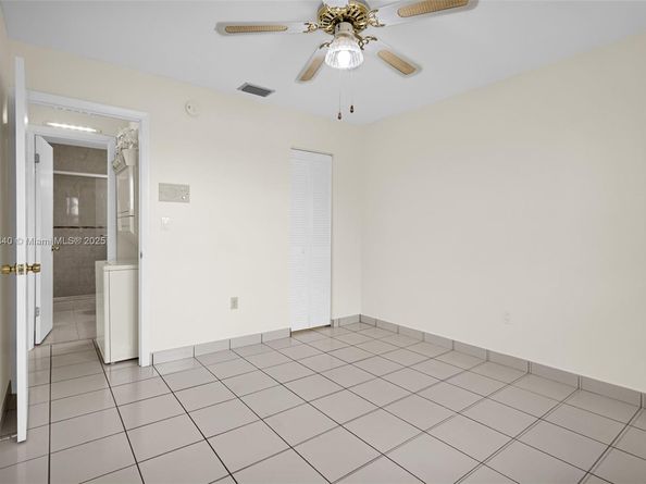12213 SW 24th Ter 19, Miami FL 33175