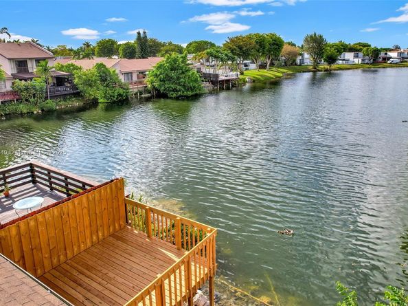 12213 SW 24th Ter 19, Miami FL 33175