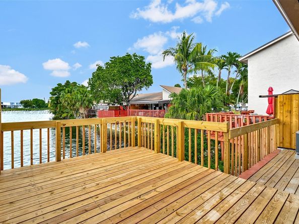 12213 SW 24th Ter 19, Miami FL 33175
