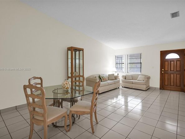12213 SW 24th Ter 19, Miami FL 33175