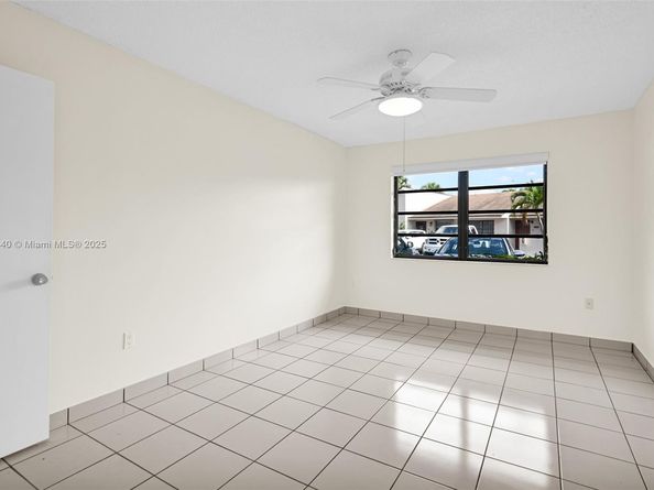 12213 SW 24th Ter 19, Miami FL 33175