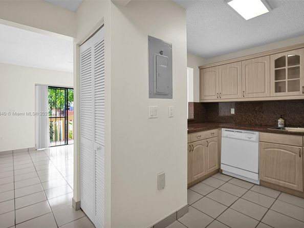 12213 SW 24th Ter 19, Miami FL 33175