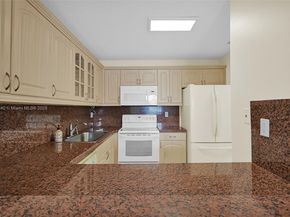 12213 SW 24th Ter 19, Miami FL 33175