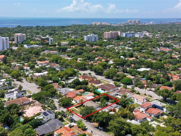 608 SW 26 Roads, Miami FL 33129